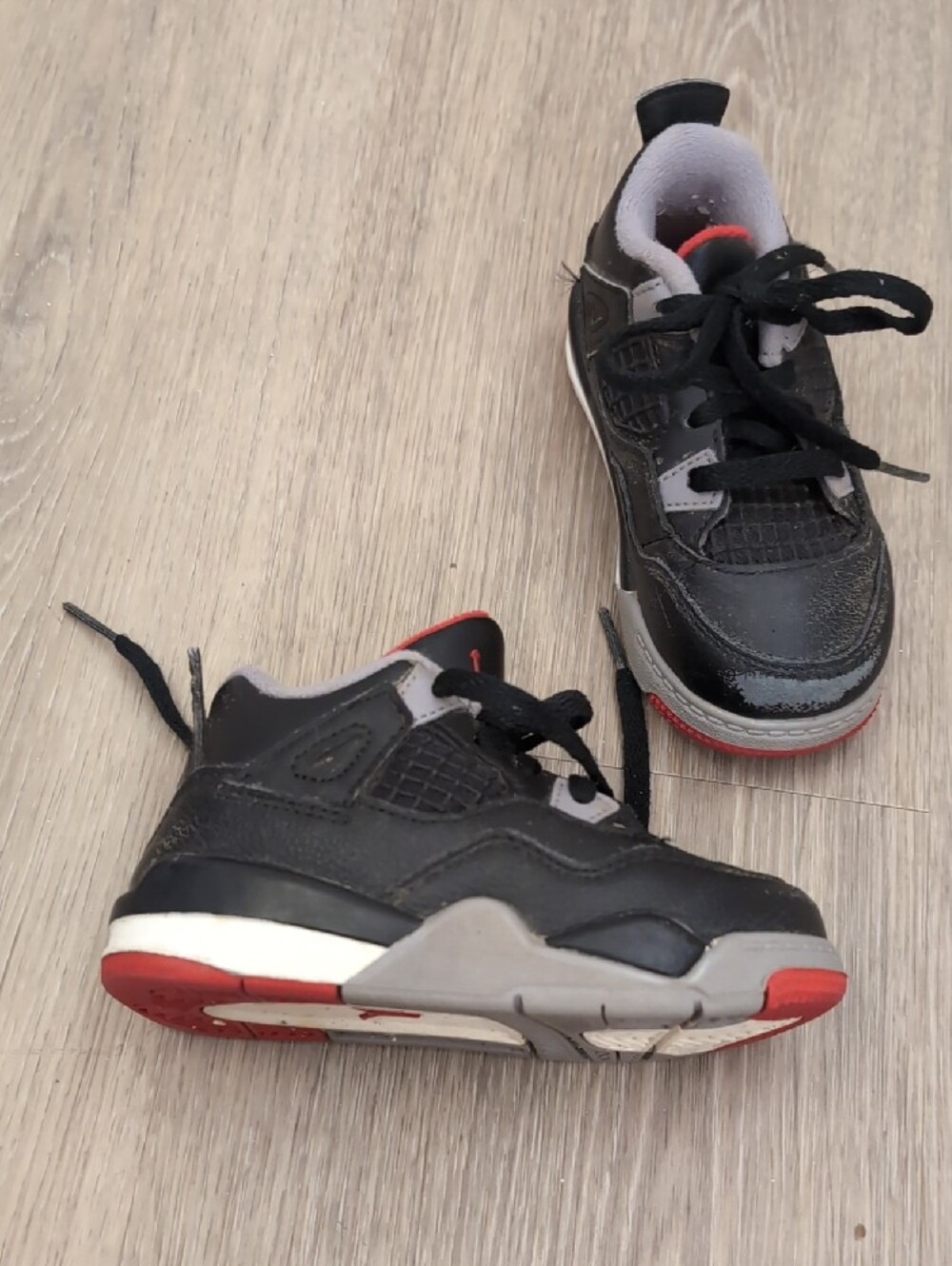 Jordan Kids Black and Red Low-Top Sneakers